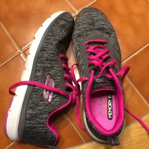 Skechers lite weight memory foam sneakers